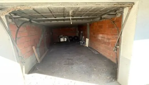 Loue garage 30 m2 