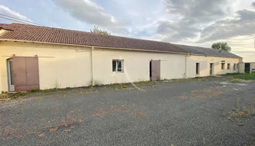 Bureaux Le Controis En Sologne 330 m2 