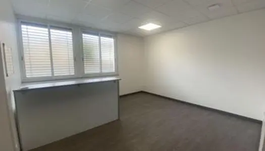 Local bureaux 48 m² 