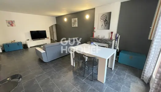 Rare Appartement T3 80 m² Centre Mèze avec cour privative 