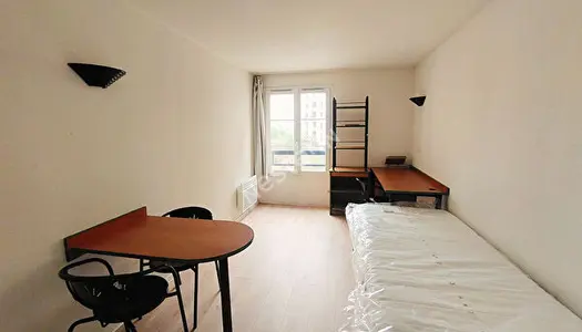 Studio meuble Faubourg de l'Arche Courbevoie 17 m2