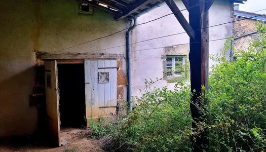 Ancienne maison de village - 40 000 € 