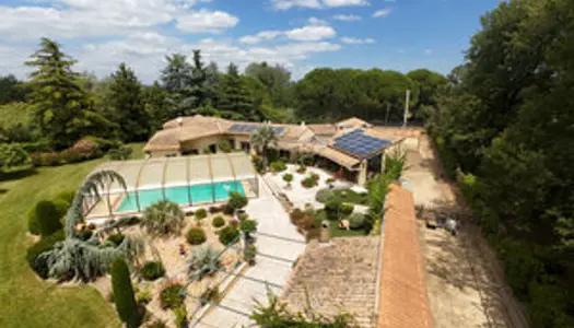 PROCHE AVIGNON - Propriété 291m2 - 11 pièces - 1,2ha de parc 