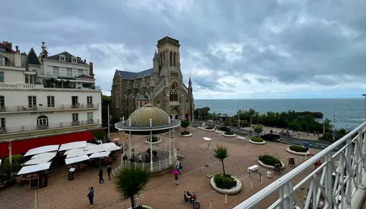 BIARRITZ STUDIO PLACE SAINTE EUGÉNIE AVEC VUE MER 