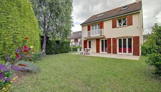 Maison 8 pièces 177 m² 