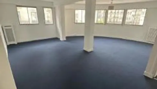 Bureau 135 m² 