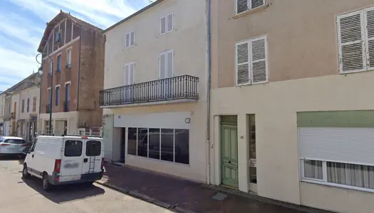 Location Bureau 70 m² à Saint-Christophe-en-Brionnais 800 € CC /mois