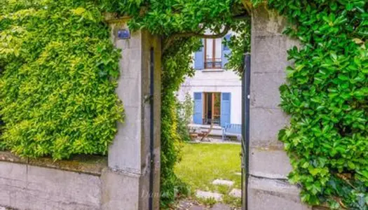 Vends maison - 77.81m² - 4 pièces, 3 chambres - Viroflay 78220 