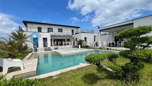 Dpt Gard (30), à vendre, Bagnols Sur Ceze proche, villa contemporaine type 8 de 318m2 avec 
