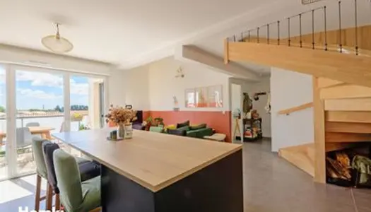 Appartement Duplex T3 de 67m² avec terrasse de toit à Saint-Brès 