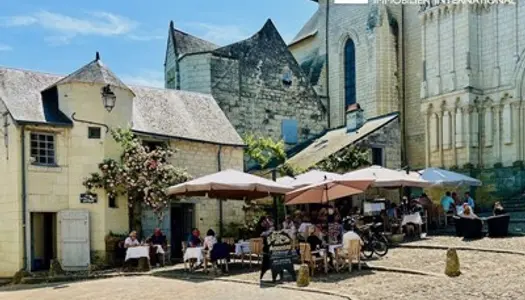 Rare opportunité d'acheter ce restaurant très apprécié, dans un beau village au bord de la Loire