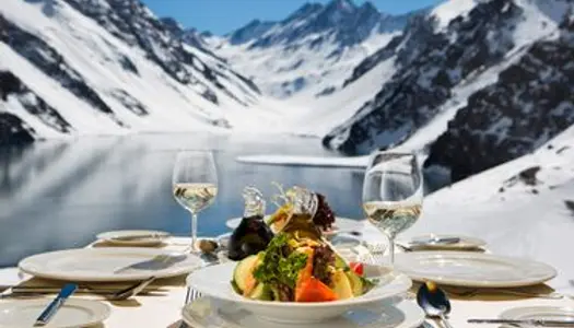 Restaurant bar de station vue sur le Mont Blanc 