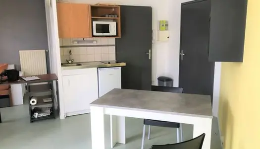 Studio 1 pièce 28 m²