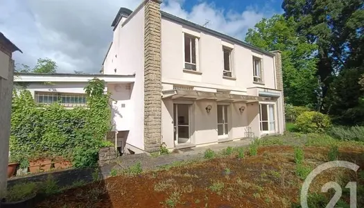 Maison 9 pièces 240 m² 