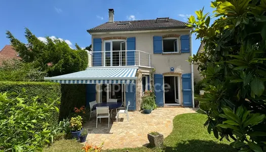 Dpt Yvelines (78), à vendre NOISY LE ROI maison 4 chambres de 160 m² - Terrain de 405,00 m² 