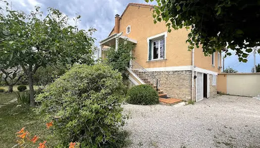 Villa 9 pièces 200 m² 