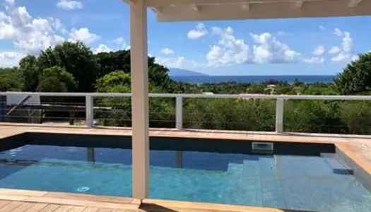 Location meublée villa bois type créole 4 chambres avec piscine