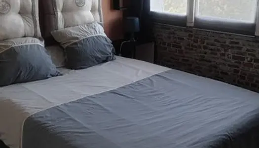 Chambre meublée avec grand dressing 350 euros CC