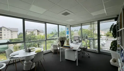 Bureau 328 m² 