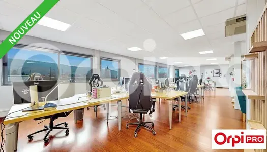 Bureau 150 m² 