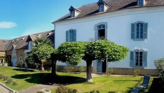 Magnifique Maison de Maître avec une vue imprenable sur la chaîne des Pyrénées