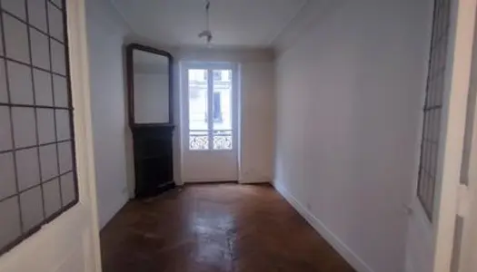 Loue T2 - 50.01m² - Paris 09 