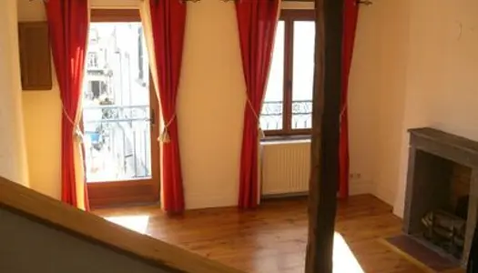 Loue T3 de 55m² en duplex