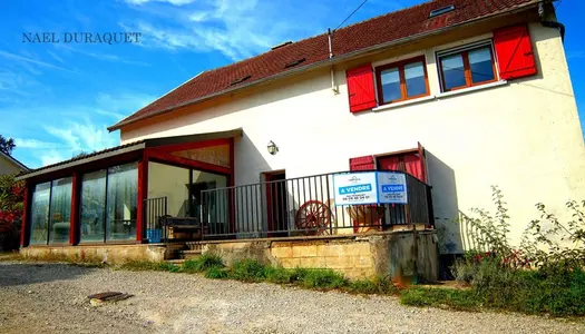 Dpt Doubs (25), à vendre proche de SAINT VIT maison P7 de 142 m² - Terrain de 716,00 m² - Proche 