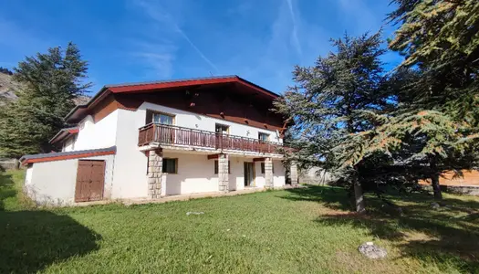 Maison 6 pièces 237 m²