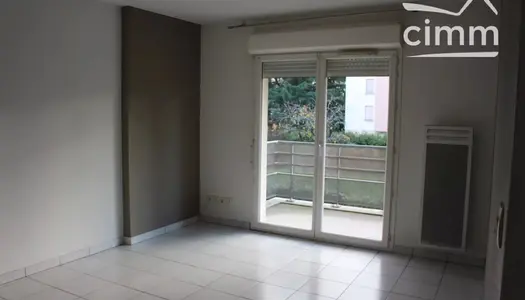 APPARTEMENT TYPE II AVEC BALCON ET PLACE DE PARKING PRIVATIVE 