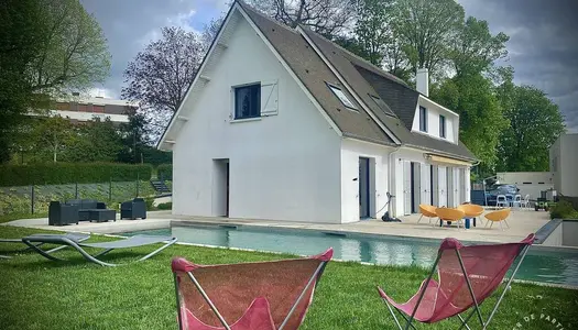 Maison 6 pièces 210 m² 