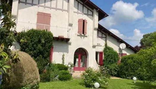 Maison 6 pièces 225 m² 