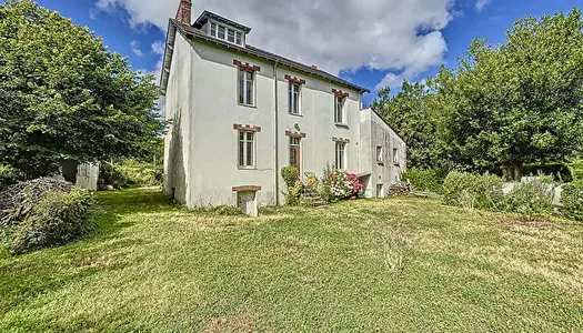 Maison a vendre a Oudon 7 chambres, jardin arbore clos, garage 