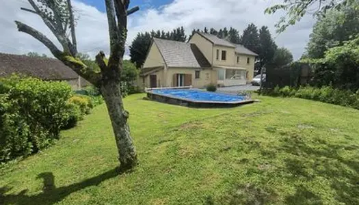 CREUSE - Maison rurale de cinq chambres avec gîte de deux chamb 