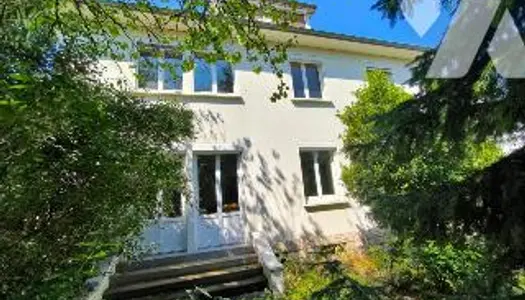 Maison 8 pièces 185 m² 