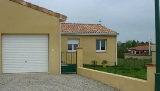 Maison - Villa Location Roquefort 4p 85m² 690€