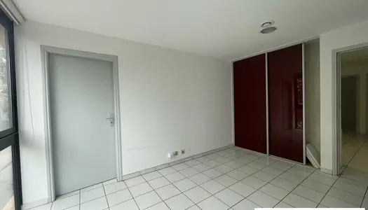 Location Bureau 182 m² à Montpellier 2 400 € CC /mois