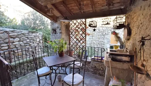 Superbe maison au coeur d'un village perché de la Drôme avec 3 terrasses et vue 