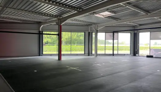 Local commercial 700 m² 