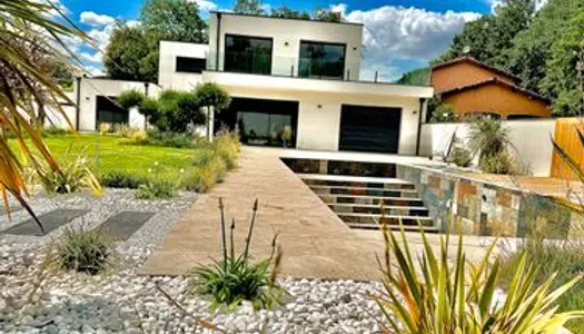 Magnifique villa neuve contemporaine 270m2 sur 1700 m2 de terrain 