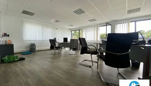 Bureau 90 m² 