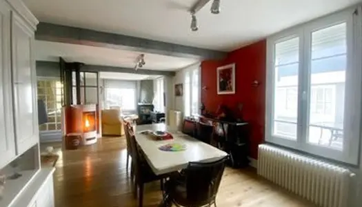 Maison 8 pièces 228 m²