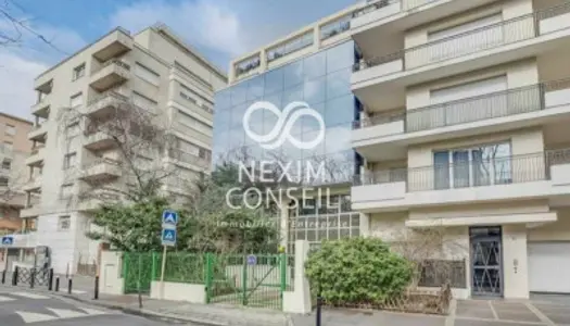 Immobilier professionnel Location Courbevoie  160m² 3733€