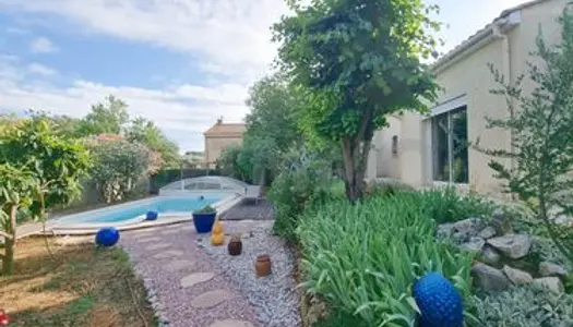 Belle villa de PP de type 5 de 151 m² avec piscine, grand garage sur 950 m²