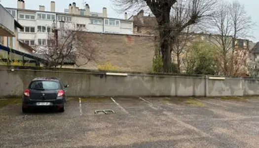 Espace de stationnement sécurisé (Parking) - Quartier Sainte Thérèse 