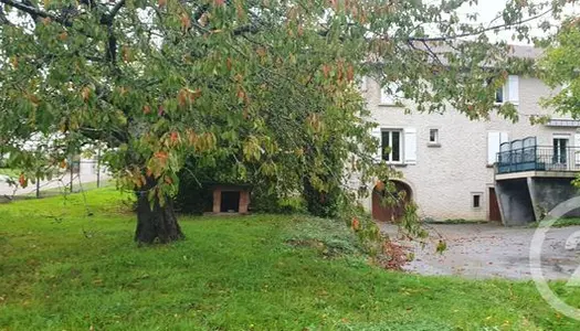 Maison 9 pièces 330 m²