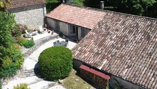 Charmant cottage et sa grange 