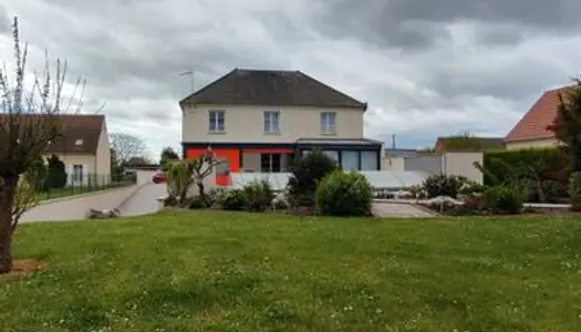 Maison 8 pièces 221 m²