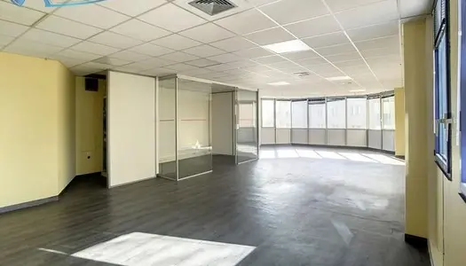 Bureau 83 m² 