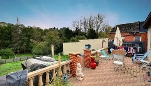 Lot de 2 maisons en briques de 150 m² avec garage ,terrasse, jardin ( rentabilité : 10.5 %) 